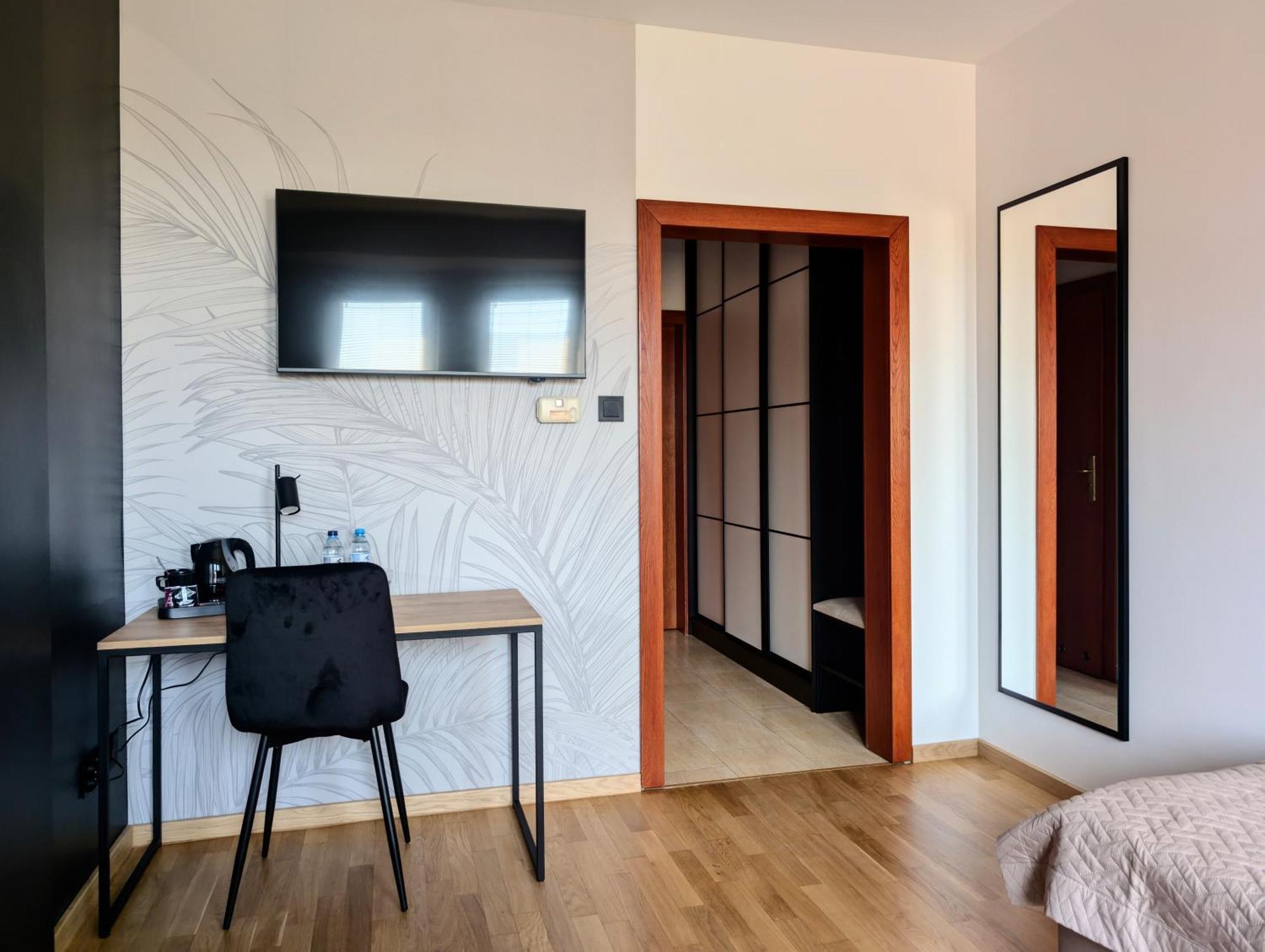 Hotel Reslinski 大波兰地区格罗济斯克 外观 照片
