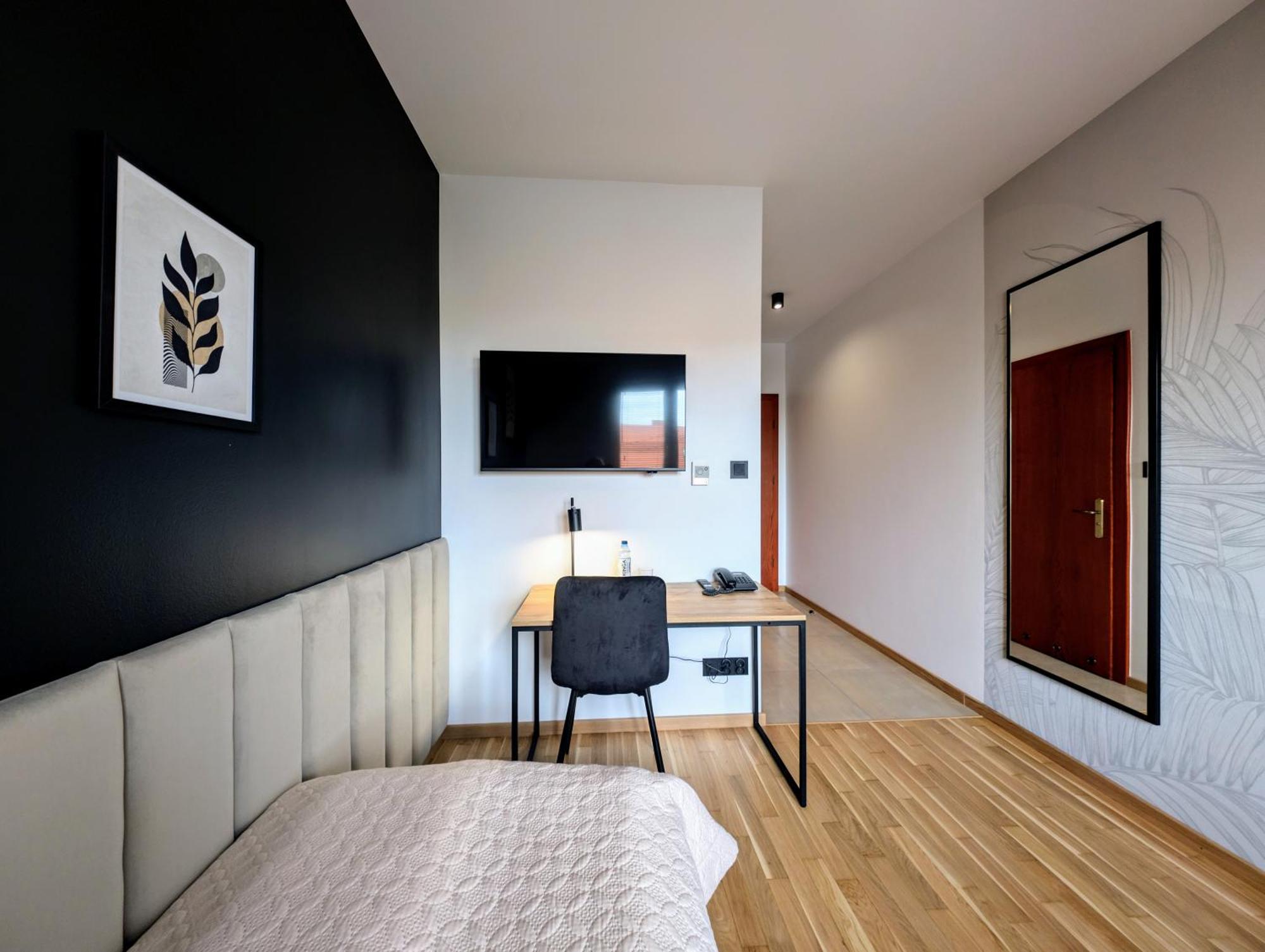 Hotel Reslinski 大波兰地区格罗济斯克 外观 照片