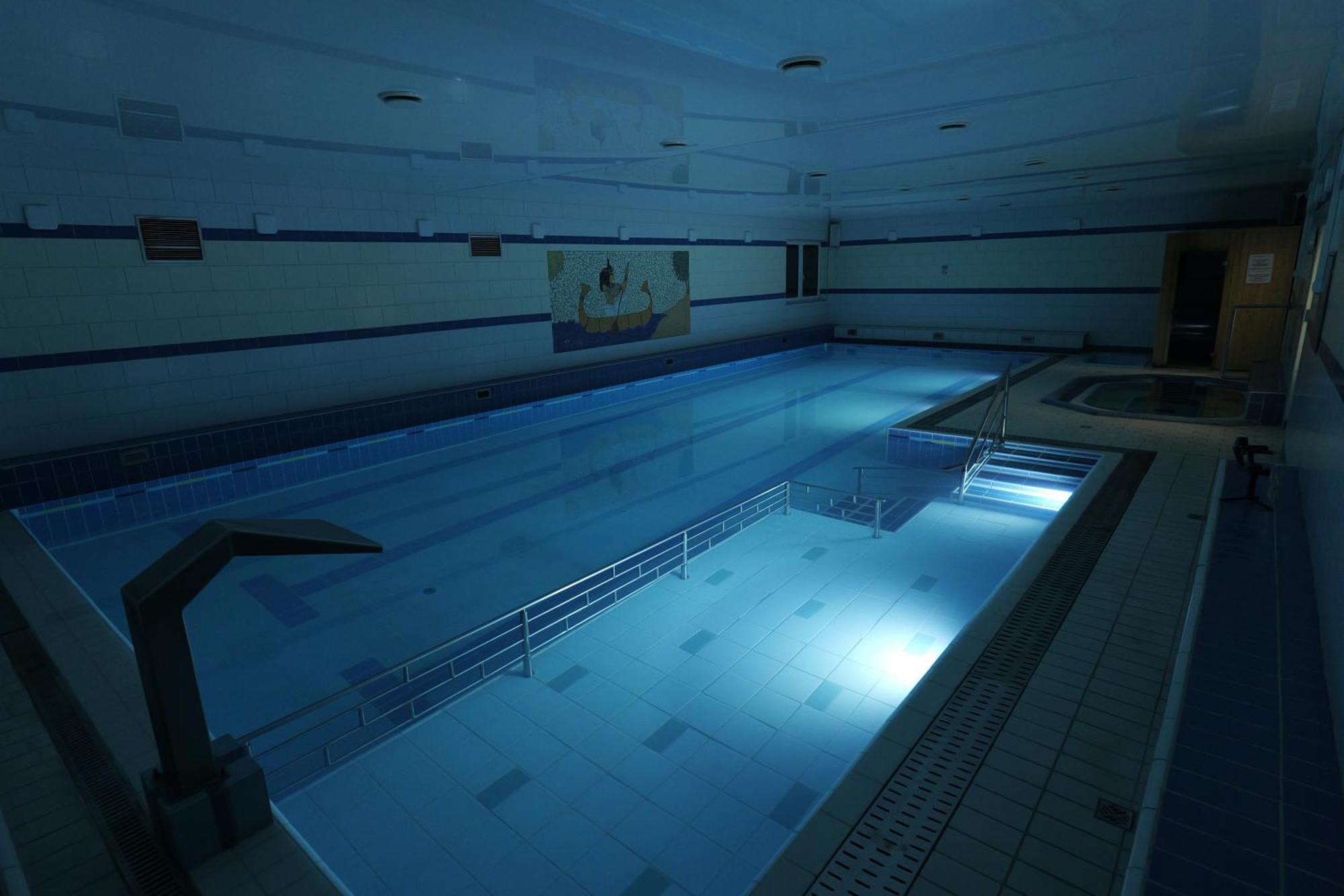 Hotel Reslinski 大波兰地区格罗济斯克 外观 照片